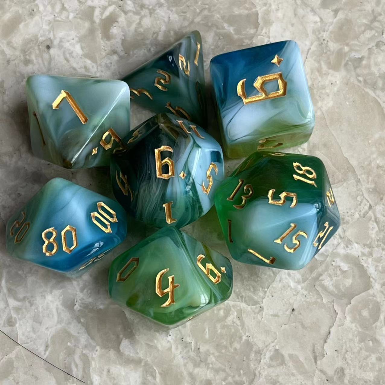 Nuevo traje de dados digitales de múltiples lados de cuatro colores corriendo grupo juego accesorios periféricos dados DND PRTG siete tabletas/Set