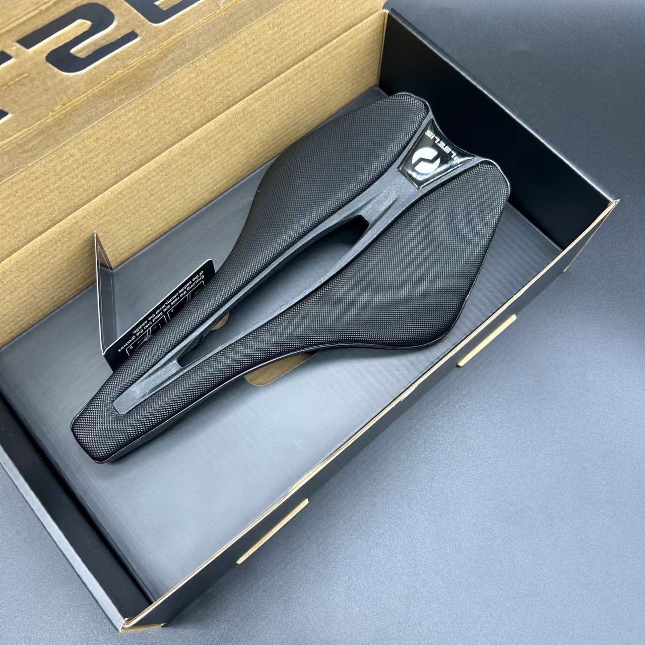 PLSELIS Mountain Bike Titanium Bow Racing Hollow Breathable Ultra-light Comfortable Saddle_voghion.com