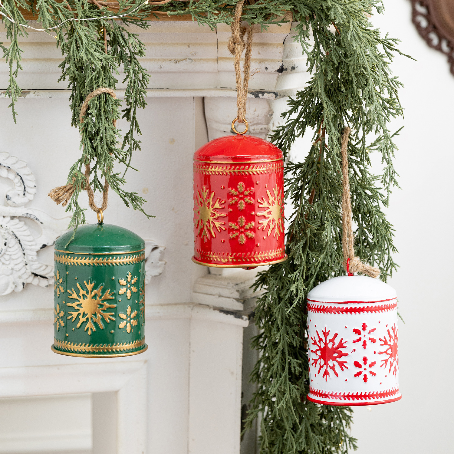 Painted Snowflake Bell Pendant Christmas Tree Wreath Window Decoration Hanging Ornament Christmas Tree Pendant