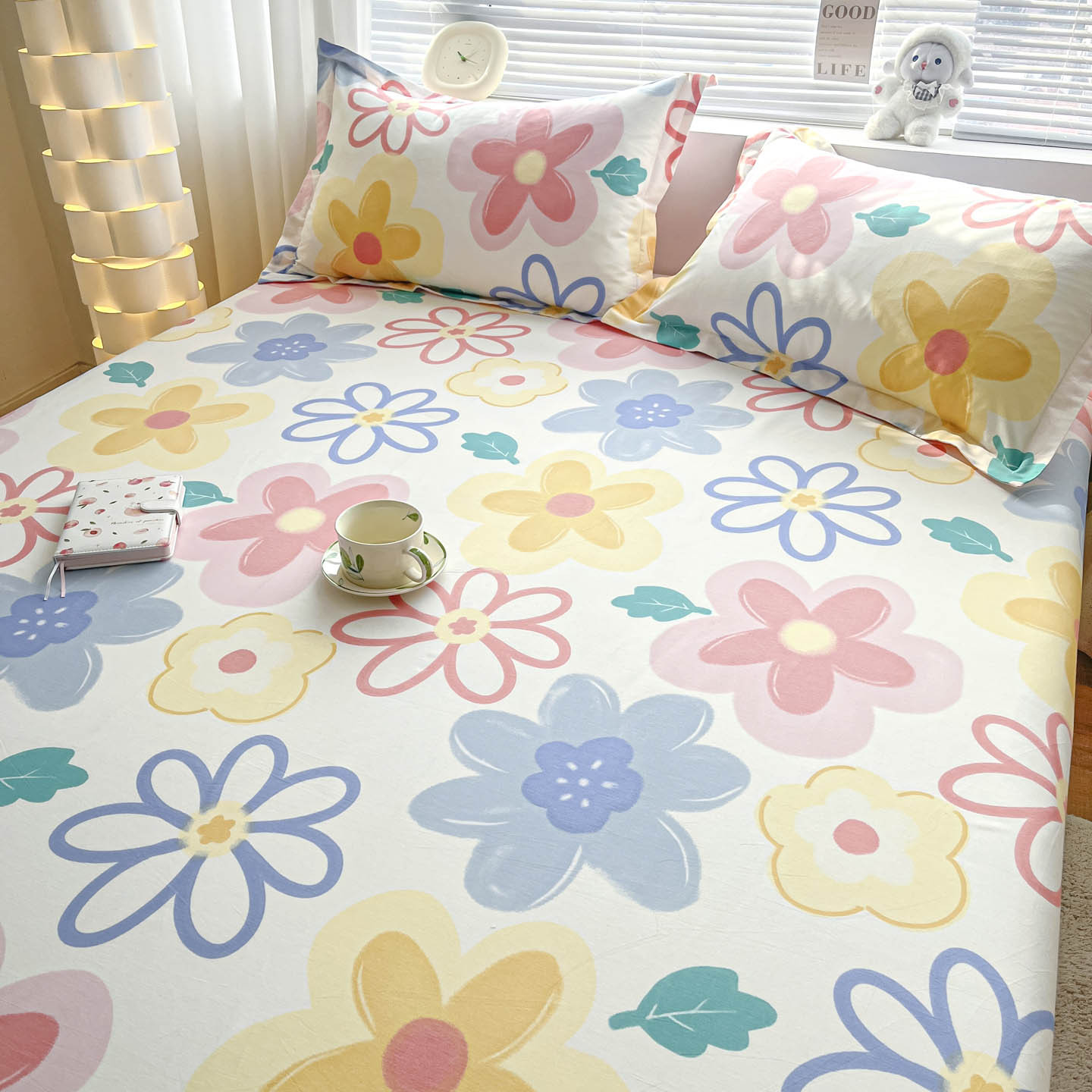 Cama de algodón fresco, sábanas de tres piezas, cubierta de cama de dormitorio de algodón, colchón Simmons, cubierta de cubierta protectora integral.