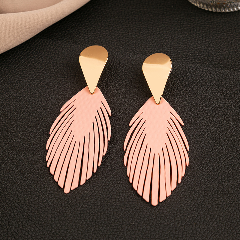 28g Weight Drop Earrings Classification 1 Pair Quantity Daily Occasion Iron Material Leaf Pattern Women'S Gender Plating Design Fashion Style 1 Pair Fashion Leaf Plating Iron Drop Earrings 12