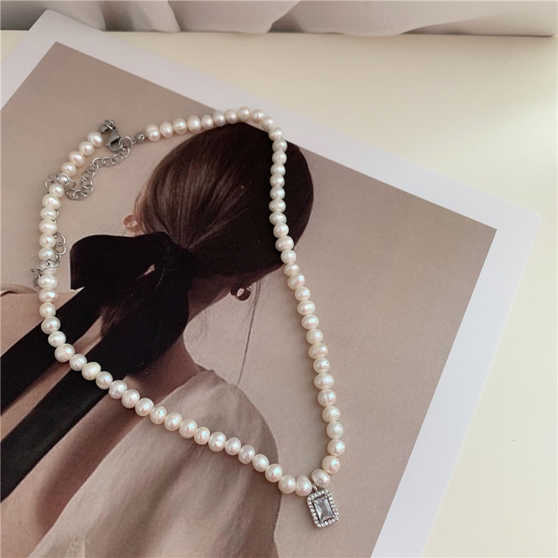 Fashion Retro Pearl Fashion Necklace display picture 3