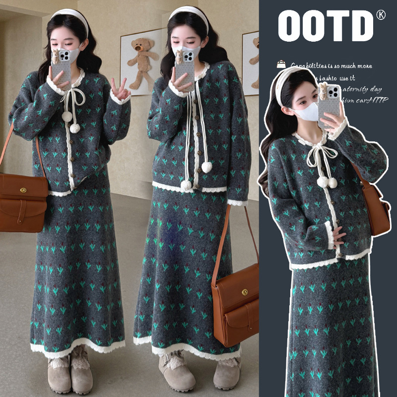 Maternity Wear Autumn and Winter Fashionable Suit Trendy Mom New Korean Style Loose Age-Reducing Flower Sweater Skirt Two-Piece Set
