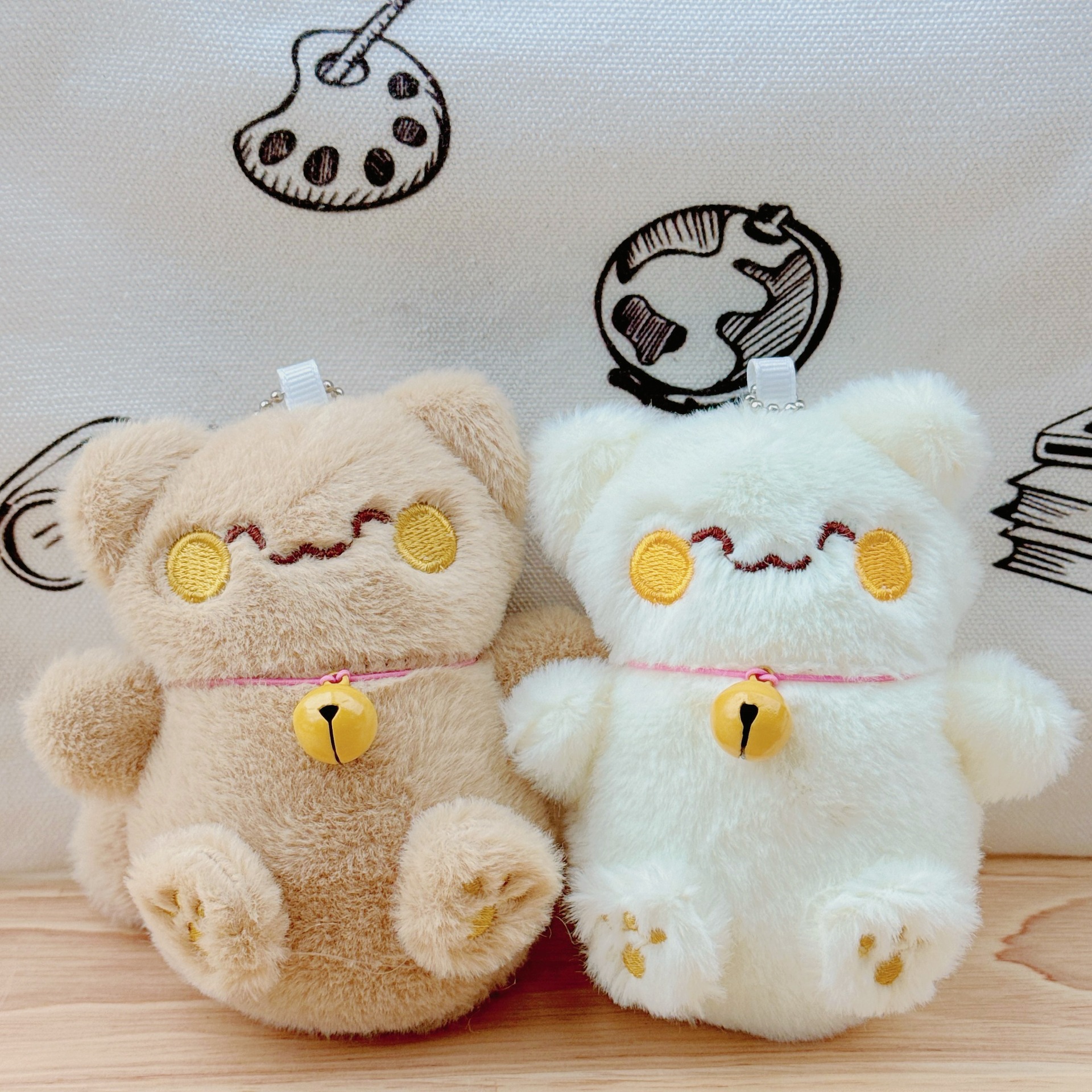 Caricatura campana gatos peluche muñeca llavero colgante lindo lindo lindo gatos bolsos colgantes muñeca máquina