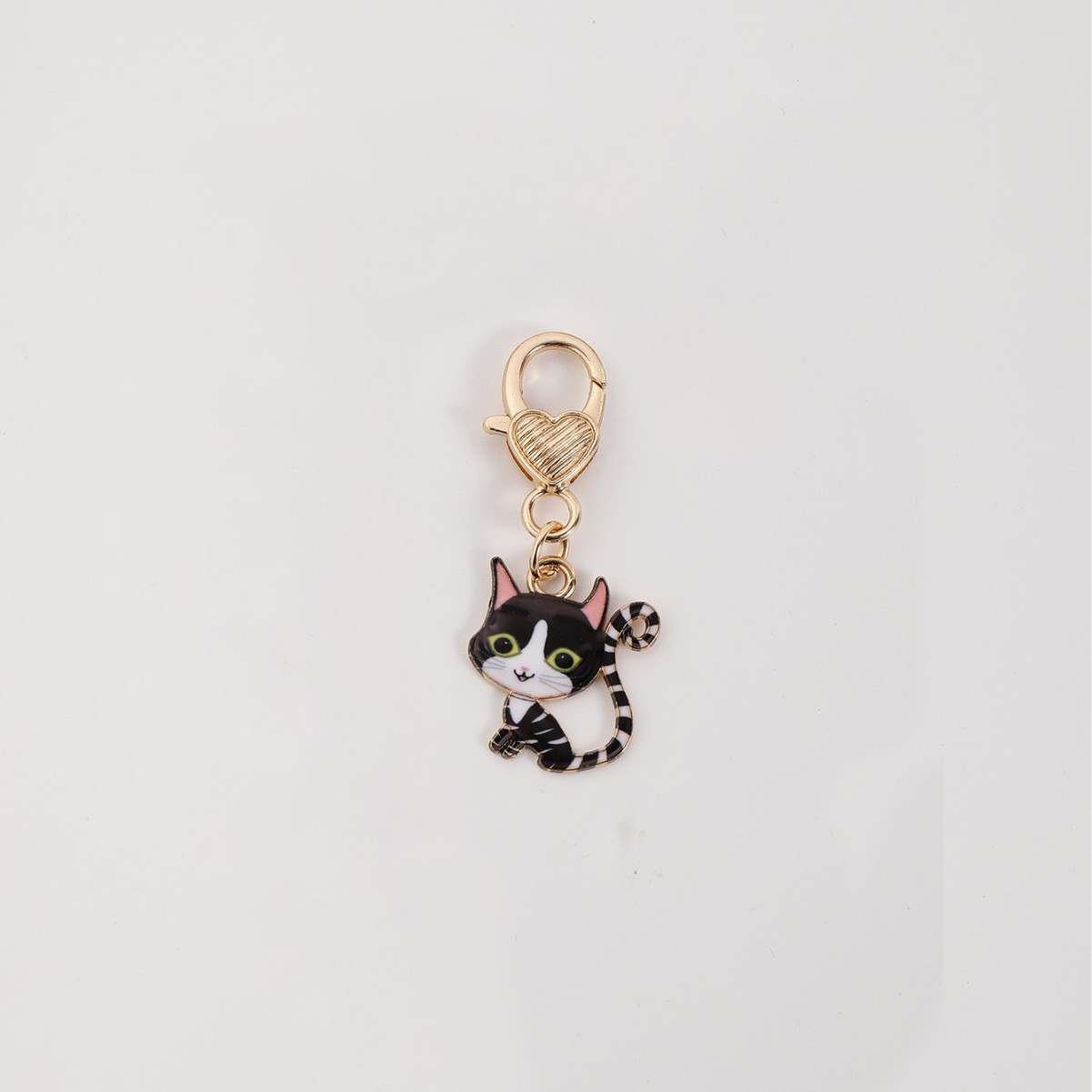 곱슬꼬리 검은 고양이