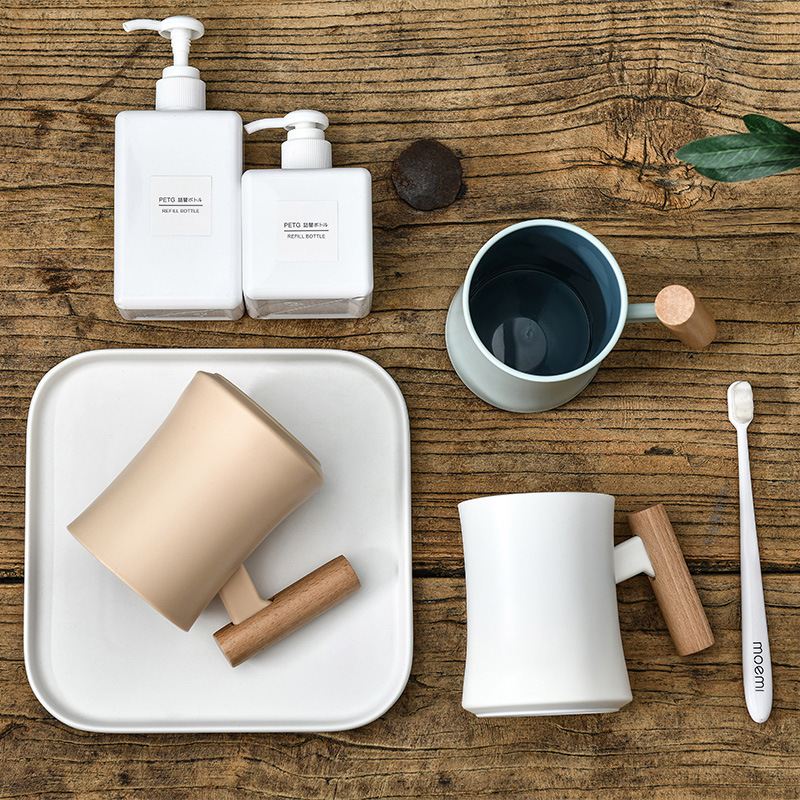 Copo para escovas de dentes elegante com cabo de madeira_voghion.com