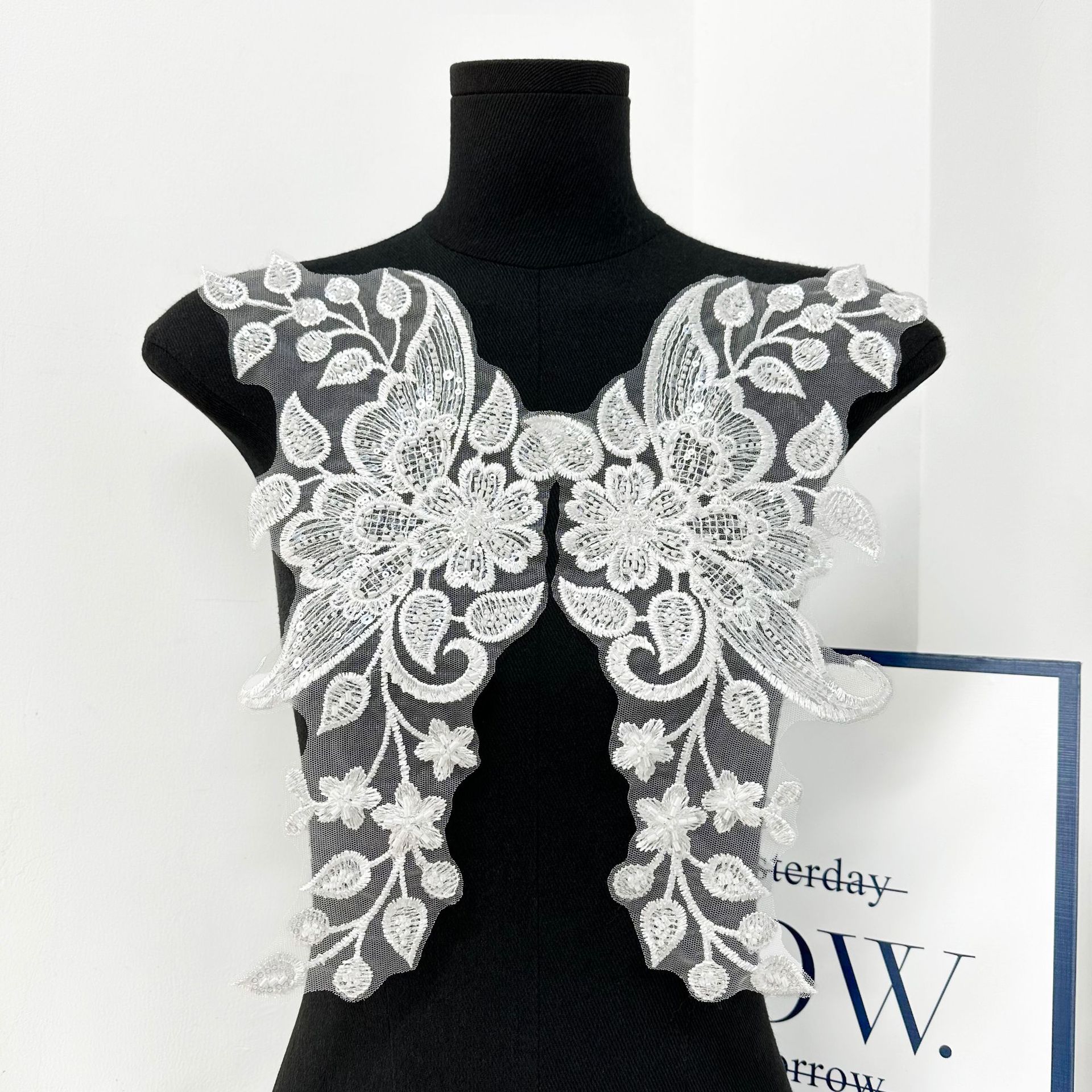 Blanco encaje bordado decal accesorios de malla vestido de boda cheongsam decoración de tela decal encaje DIY parches hechos a mano image 7