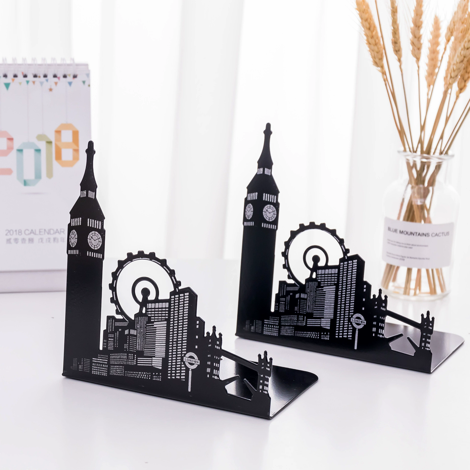Creative Romantic Tower Stall Bookshelf Ferris Wheel Statue of Liberty Bookcase Student Bookend Цена за два штуки можно отправить за другого
