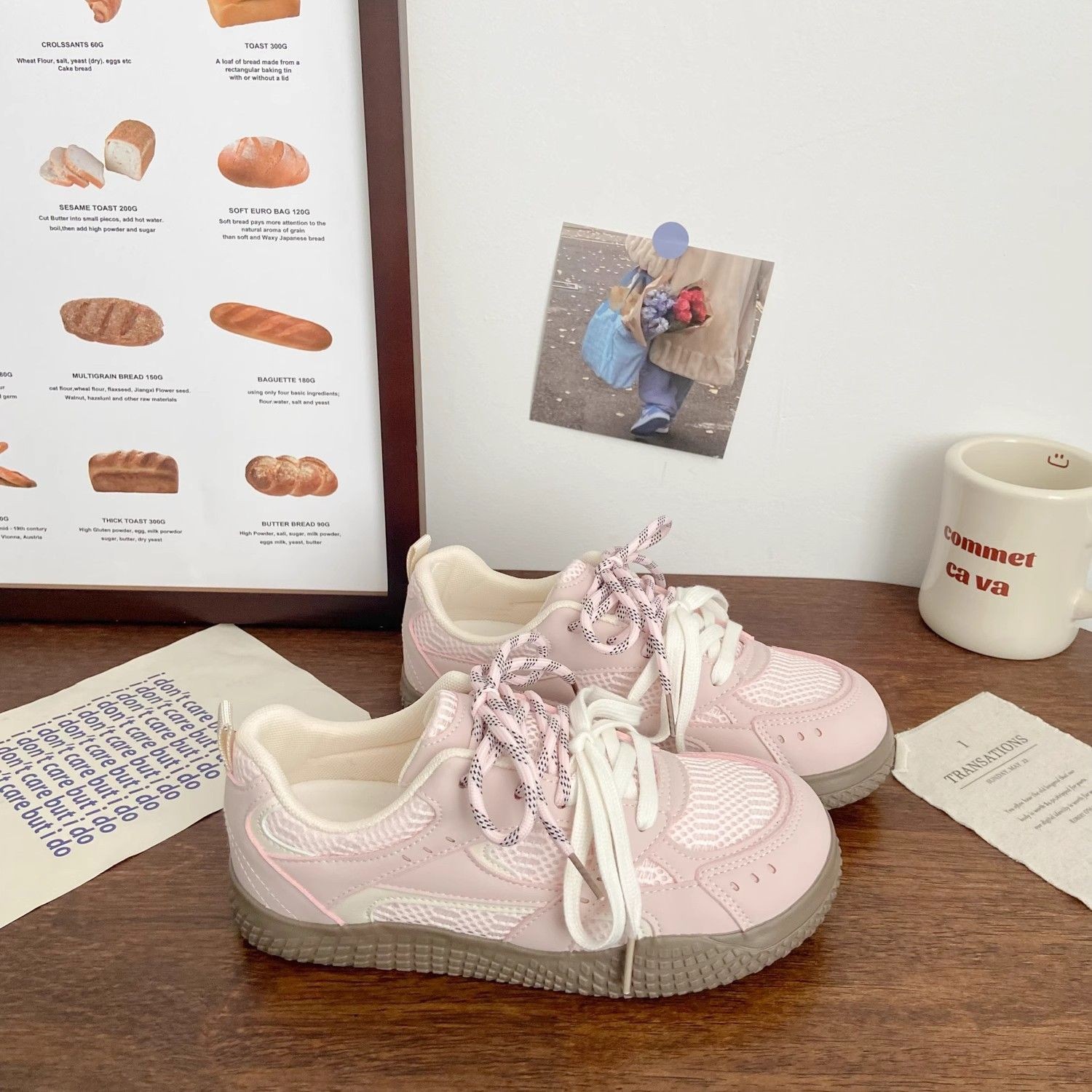 Zapatos transpirables ligeros con suela plana, verano y otoño de 2025, nuevos zapatos de skate de nicho, zapatos blancos cómodos con suela suave para mujeres