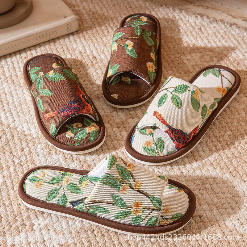 Chinese Style Printed Cotton and Linen Slippers for Women, Home Use, Couple's Anti-Slip, Anti-Odor, Soft-Soled, All-Season, Thickened Slippers for Men Chinese Style Printed Cotton and Linen Slippers for Women, Home Use, Couple's Anti-Slip, Anti-Odor, Soft-Soled, All-Season, Thickened Slippers for Men