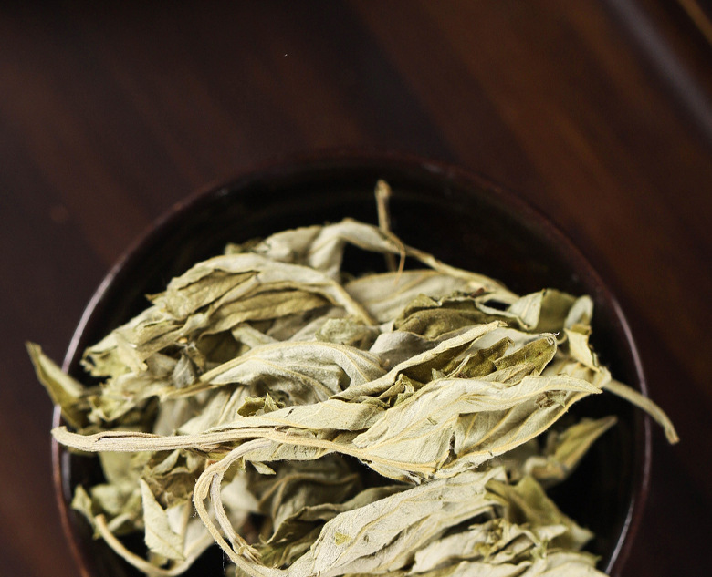 Ai Ye Huo Xiang Mugwort and Agastache Herb Combo 250g Bag Dried Aromatic Botanicals for Sachets and Traditional Use in use