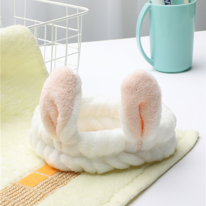 토끼 귀 화이트 # C0C5J #