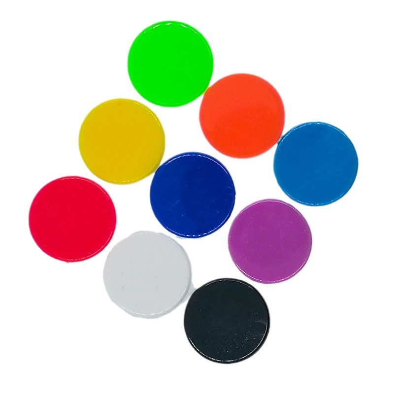 Fabricantes al por mayor 25mm chip de plástico chip de color moneda de juego accesorios de bingo enseñanza moneda de plástico