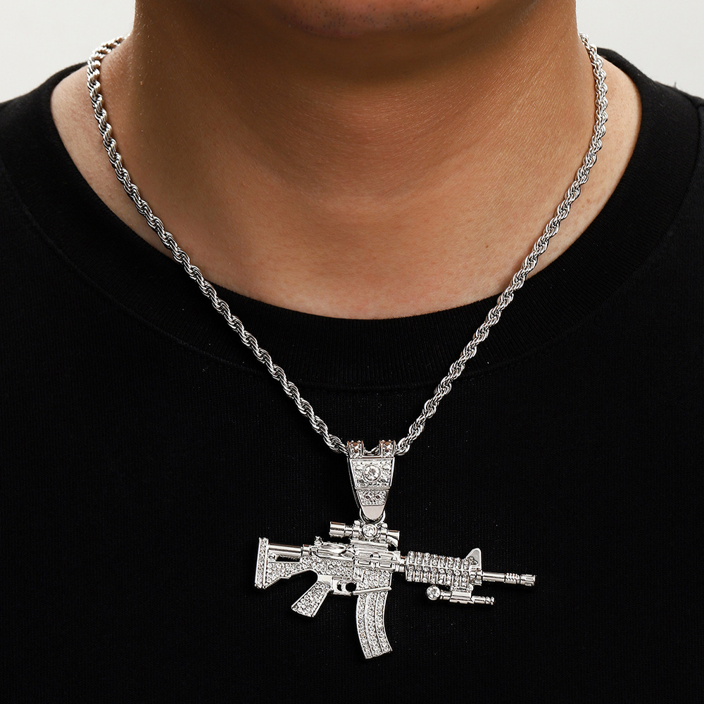 TEMU venta caliente nueva joyería de pistola de diamantes simulación de aleación modelo de arma AK collar de hombre de hip-hop transfronterizo