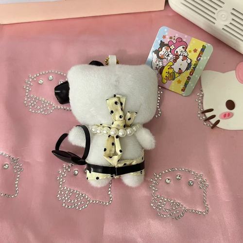Cartoon hot selling new style pearl noble lady KT keychain pendant cat doll girl backpack small doll wholesale
