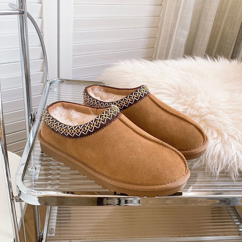 Ethnic Style 2025 New Style Wool One-Piece Snow Boots for Women, Slip-On Slip-Ons, Slippers, Cotton Shoes, Half-Slip Snow Cotton