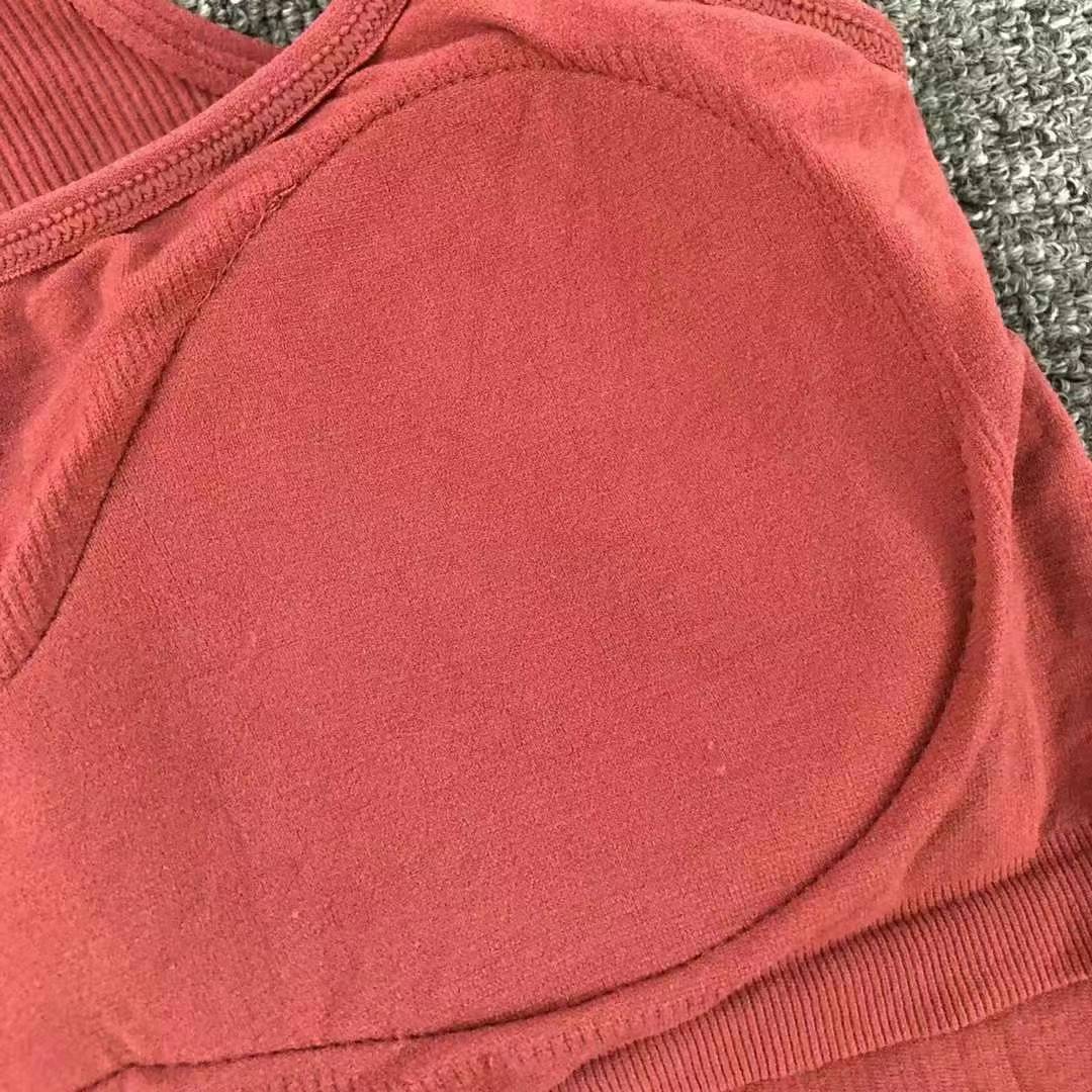 Nuevo chaleco sin costuras de alta elasticidad de alta calidad de dama sin anillo de acero bra de yoga ropa interior deportiva mujer al por mayor