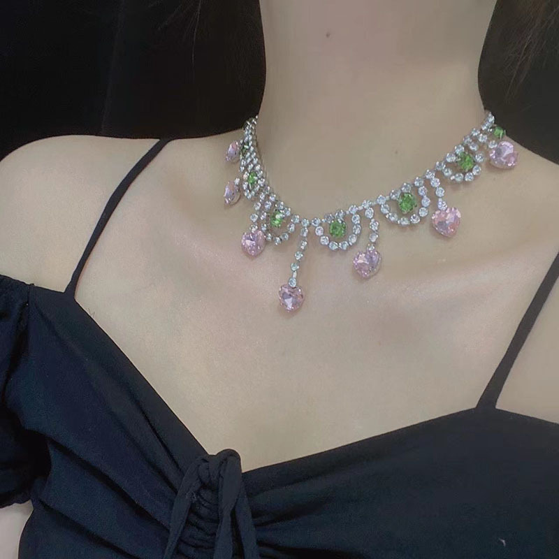 Retro Geometric Heart Shape Copper Inlay Zircon Necklace