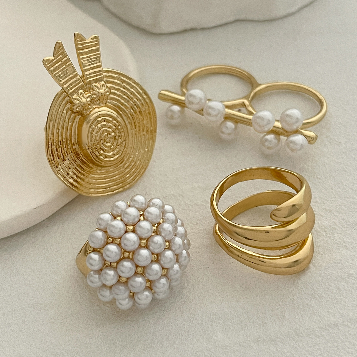 10g Weight Rings Classification Adjustable Ring Size 1 Piece Quantity Holiday Occasion Imitation Pearl, Alloy Material Waves, Flower Pattern 2025 Spring and Summer Season Women's Gender Plating Design Glam, Exaggerated Style Glam Exaggerated Waves Flower Imitation Pearl Alloy Plating Women's Rings 11