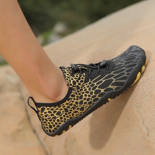 Cross-Border Couple Swimming and Wading Shoes, Lightweight and Breathable River Tracing Shoes, Sports and Leisure Quick-Drying Five-Finger Beach Shoes