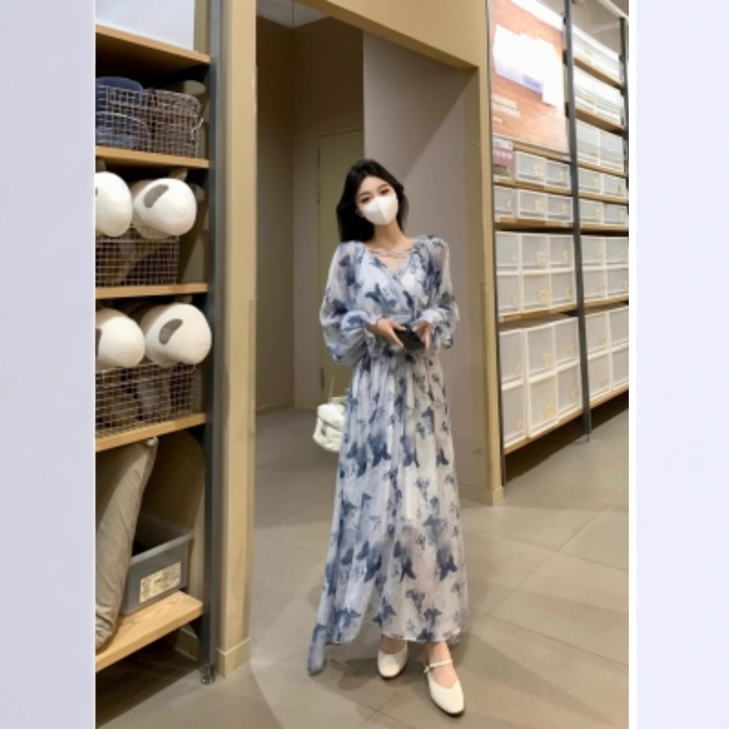 法式度假风蝴蝶印花蓝色连衣裙女大码胖mm收腰荷叶袖V领气质长裙|undefined