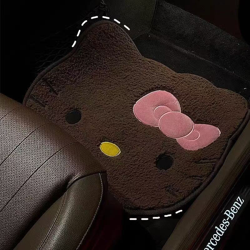 跨境可爱KT汽车脚垫毛绒装饰地垫仿羊绒地毯耐脏耐磨易打理地垫