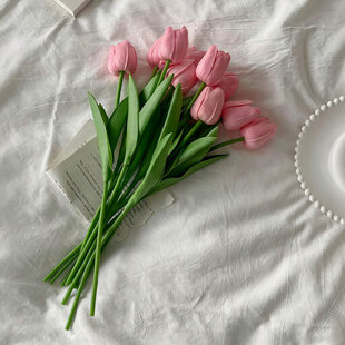 Simulation Tulip Home Decoration PU Fingulet Feeling Fake Fake Fraud Fake Ferry Factory Wholesale Cross -border Specialized Flower and Scenery Flowers