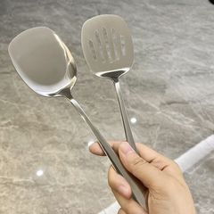 ステンレスの料理のスプーンは小さいサイズの鍋のシャベルを漏らします。