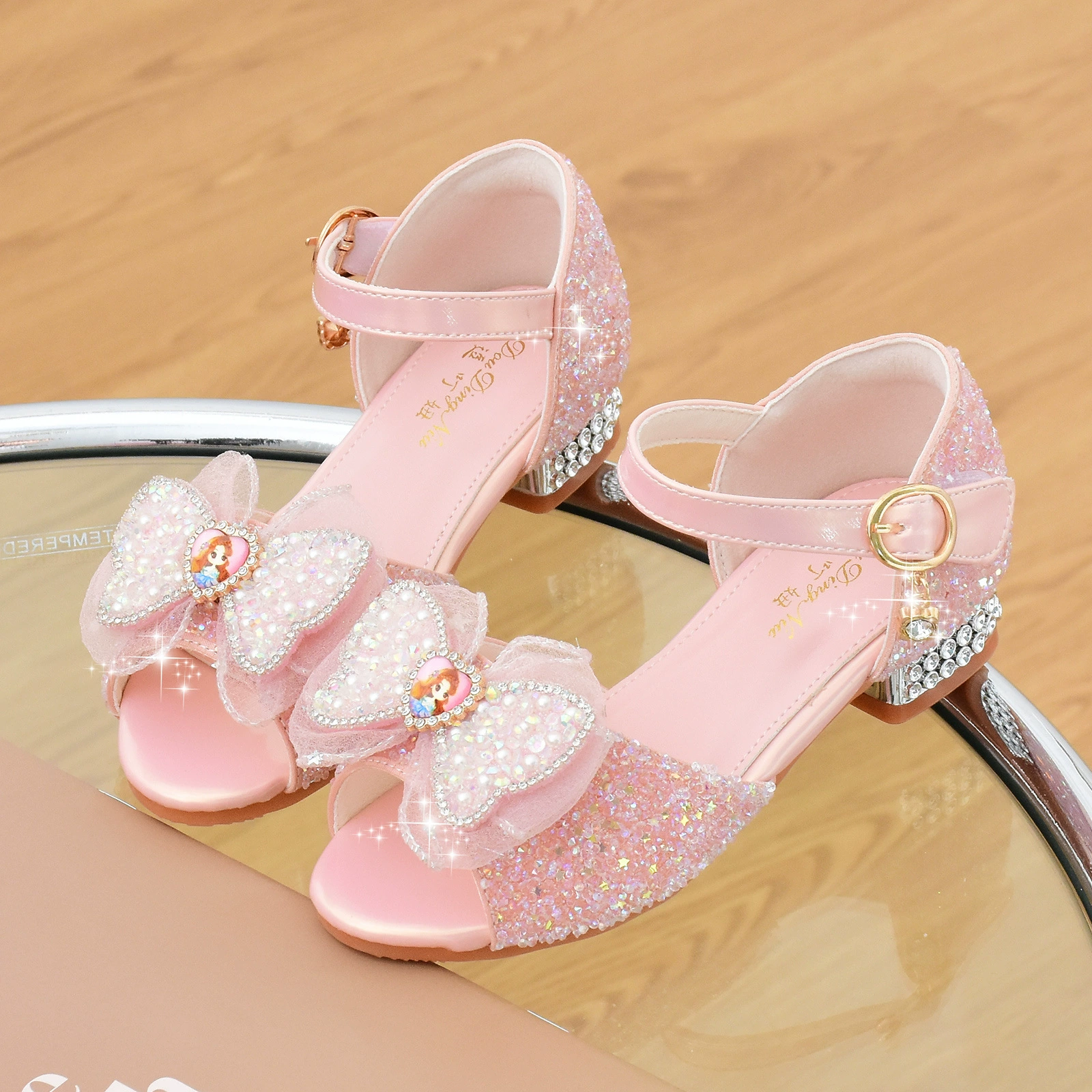 Детские босоножки на лето 2024 года, туфли-лодочки для принцесс, детские туфли с кристаллами, новые туфли с бантом в стиле Эльзы для детей старшего возраста.