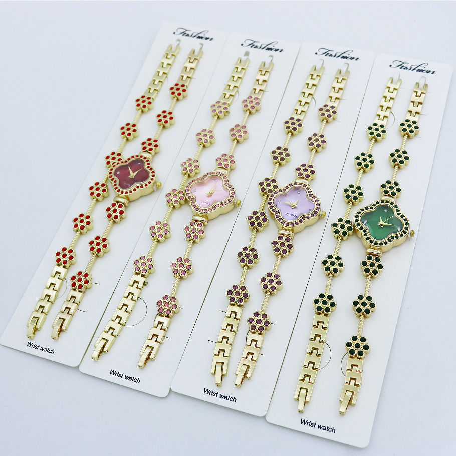 Four-Leaf Clover Fashion Bracelet Watch Set Cross-Border Foreign Trade Fashion Women's Watch Female Student Casual Watch Color Diamond Watch