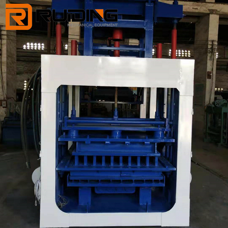 批发免烧砖机 空心砖机 水泥制砖机 销售液压砖机马路砖机QT10-15