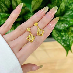 新しい中国風のサンドゴールドスクエア如意イヤリング、女性用イヤリング、ニッチなデザイン、気質イヤリング、ハイエンドでユニーク
