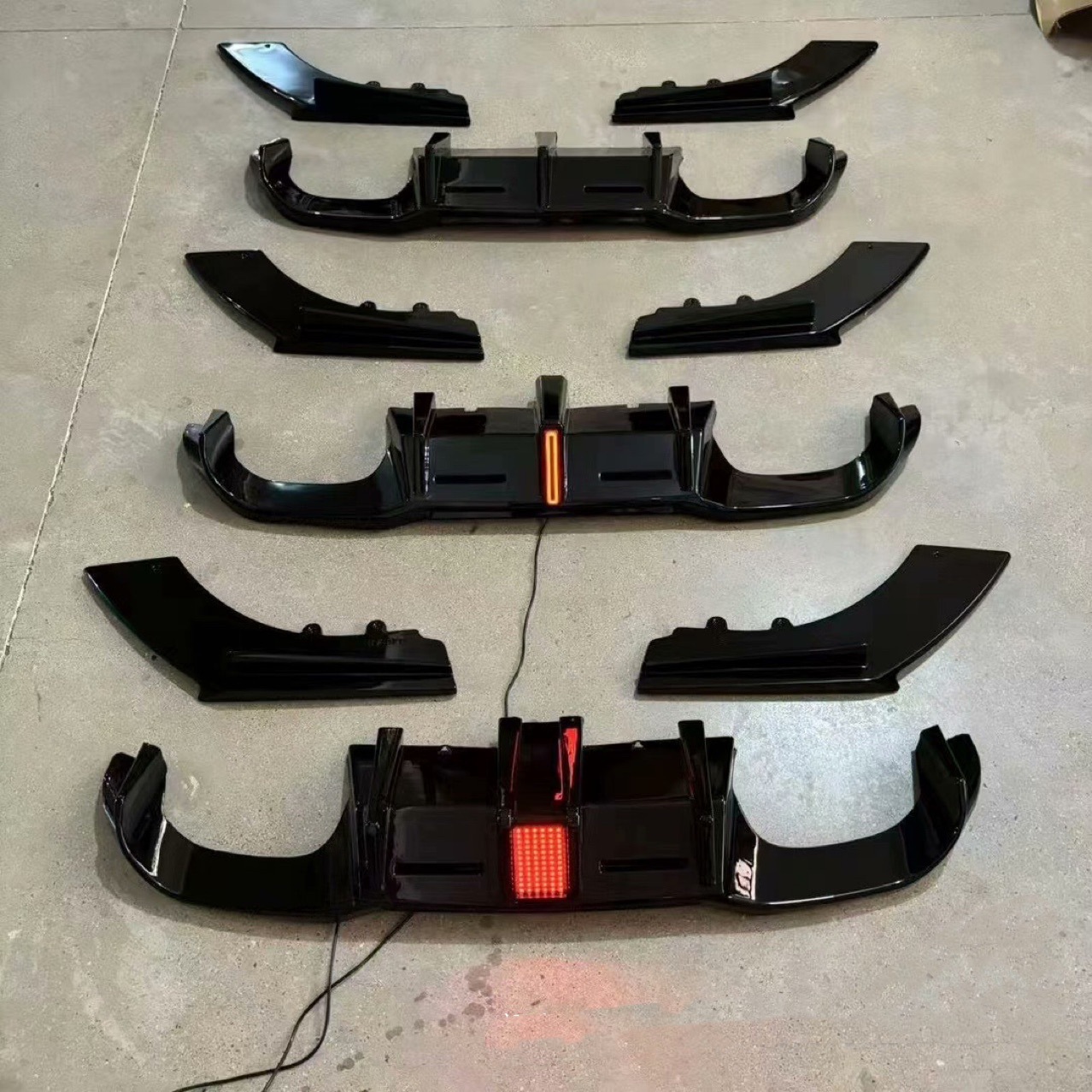 Suitable for Bmw M2 Rear Lip M2F87 Modified V-Style Three-Section Rear Lip Carbon Pattern Rear Spoiler Small Surround with Lights