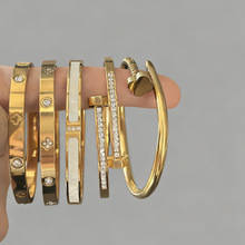 �羳�W�����������~�����C��ˮ����ɫ�䓕r�аٴ�ins�L�18K��