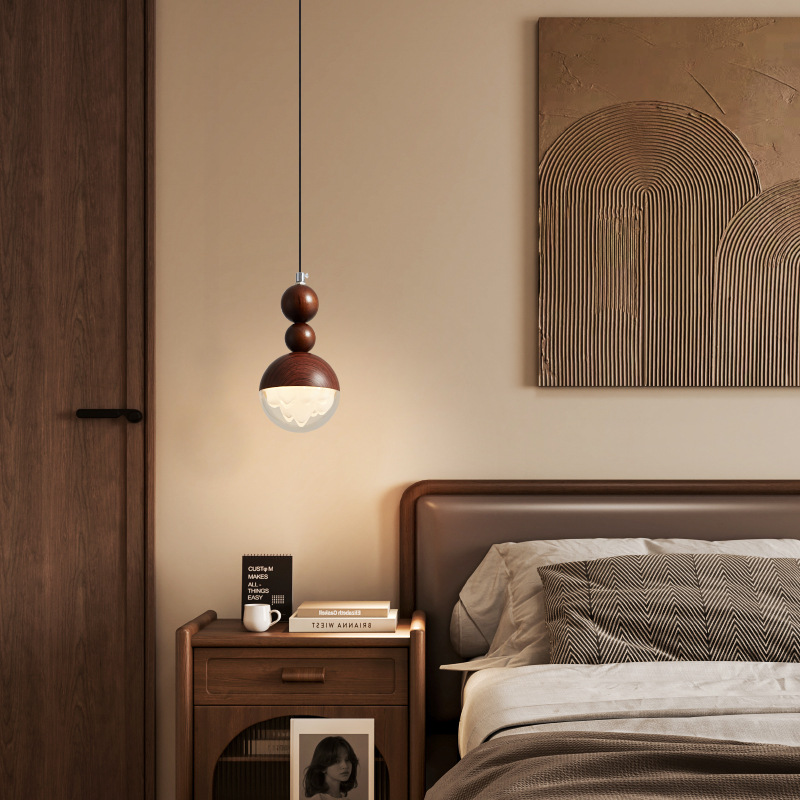 [Seleccionado cuidadosamente] Candelabro pequeño junto a la cama, nuevo candelabro de barra de hotel medieval chino, lámpara de grano de madera de nogal de viento silencioso