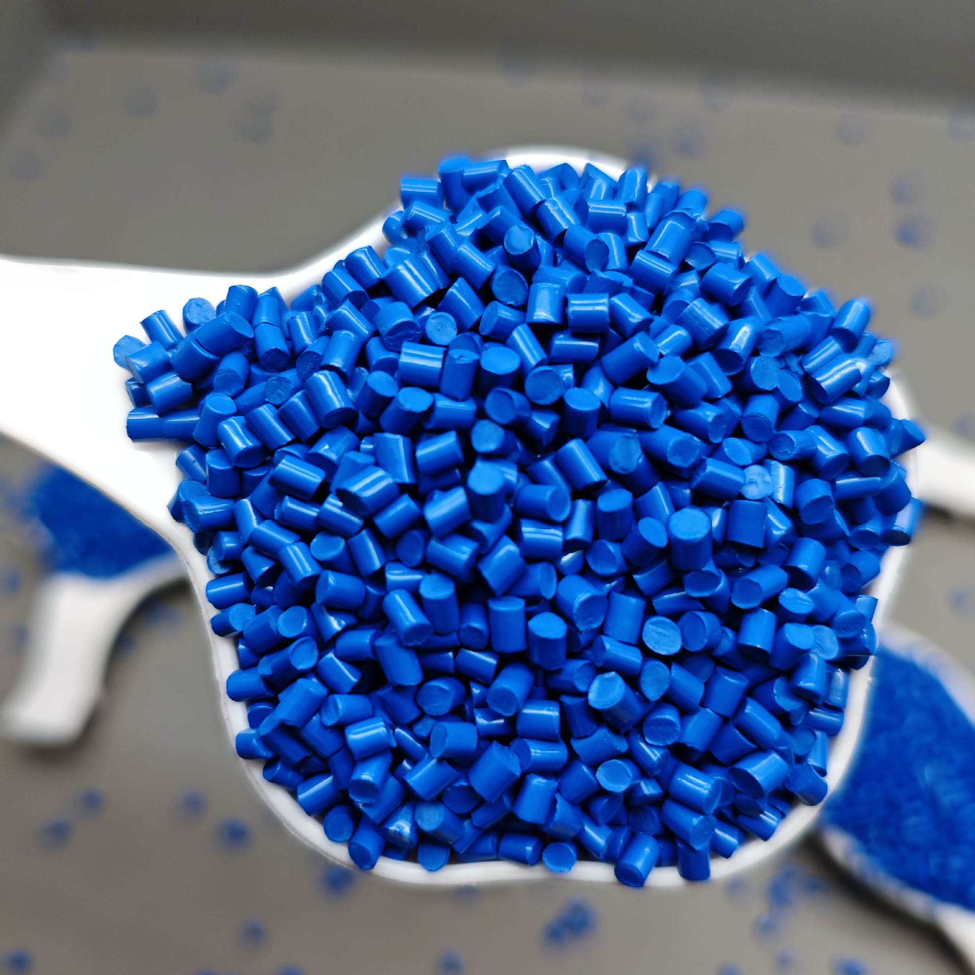 晨美TPU蓝色母粒 专为电线挤出 管材、气动管打造 TPU85A载体
