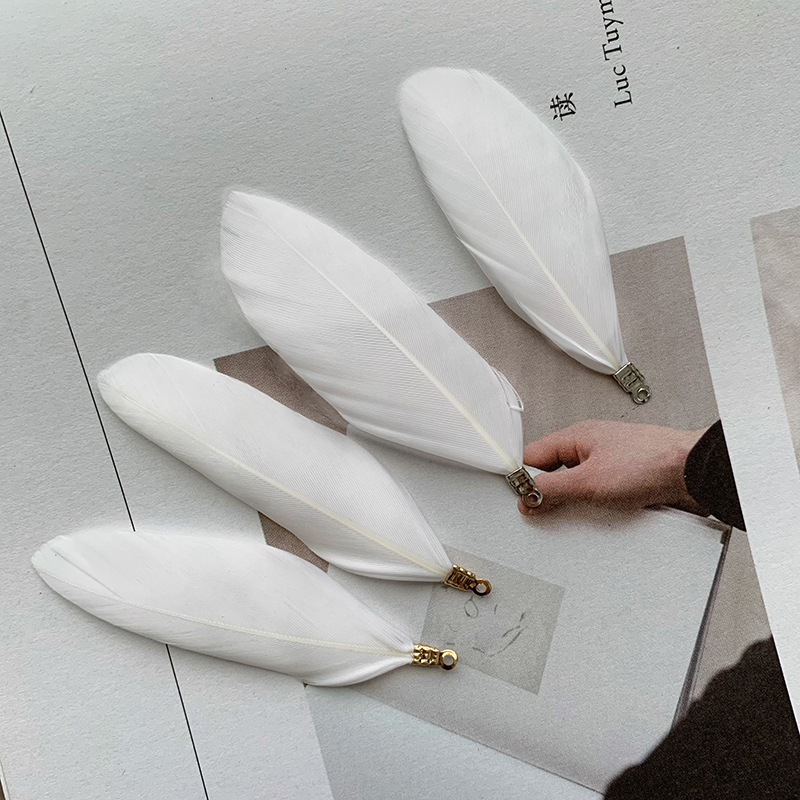 클립 버클이 달린 거위털 작은 직선 칼(금색 또는 은색으로 표시 가능)