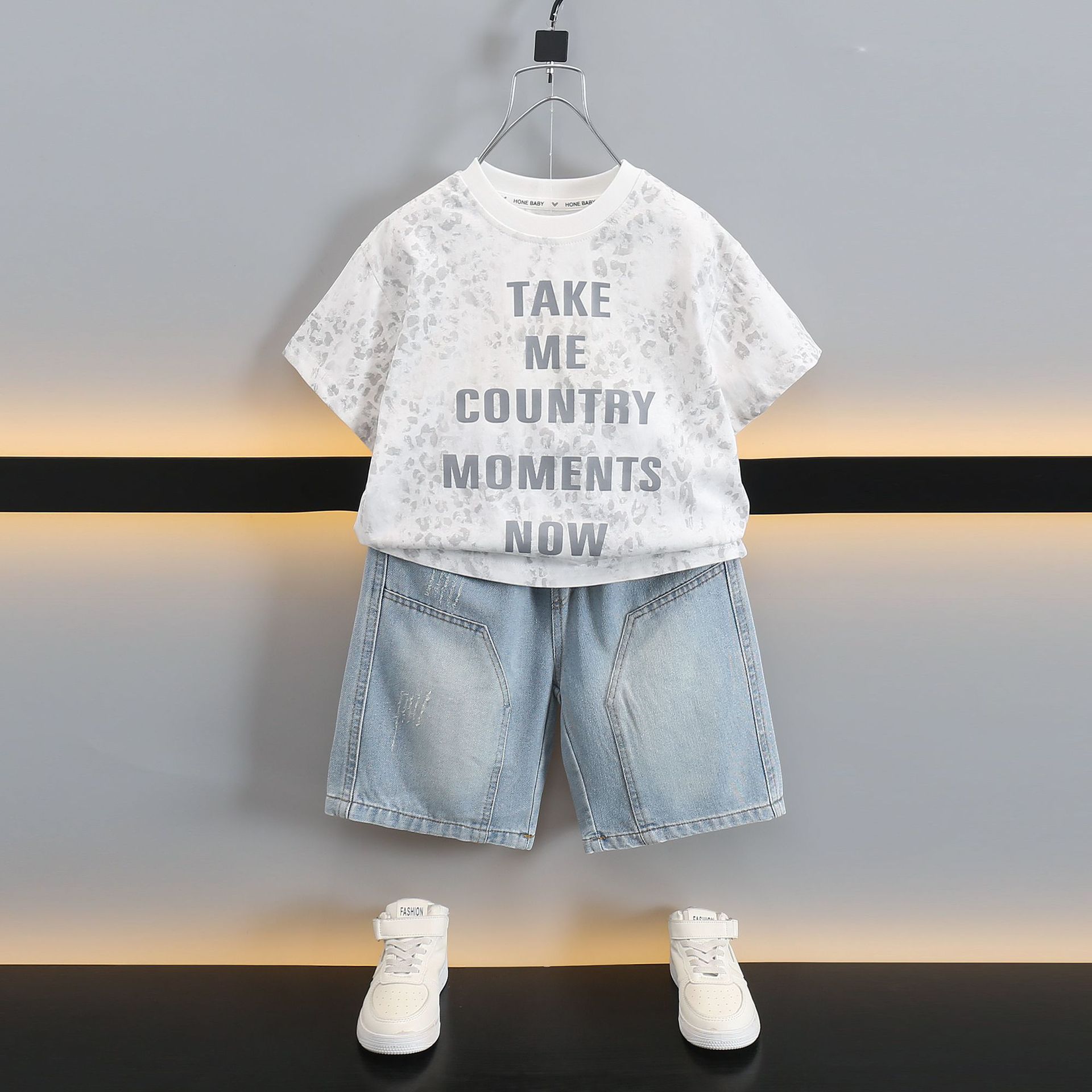 7359 Ropa para niños Traje para niños Verano 2025 Nuevos niños Coreanos Camiseta de manga corta Pantalones Bebé guapo Verano 6