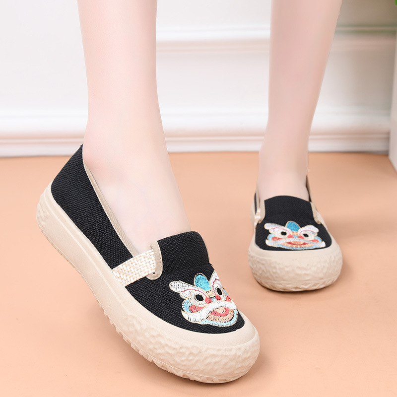 New Style Old Beijing Cloth Shoes for Women, Chinese Style Embroidery, Slip-On, Work and Daily Wear, Non-Slip Thick-Soled Mom Shoes New Style Old Beijing Cloth Shoes for Women, Chinese Style Embroidery, Slip-On, Work and Daily Wear, Non-Slip Thick-Soled Mom Shoes