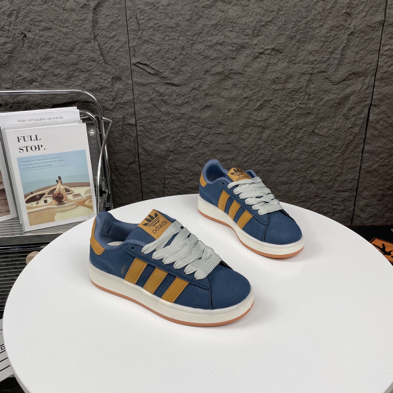 Otoño zapatos de hombre 2025 nueva moda de pareja zapatos de skate hombre zapatos de cuero casuales zapatos deportivos transpirables de moda para hombres y mujeres