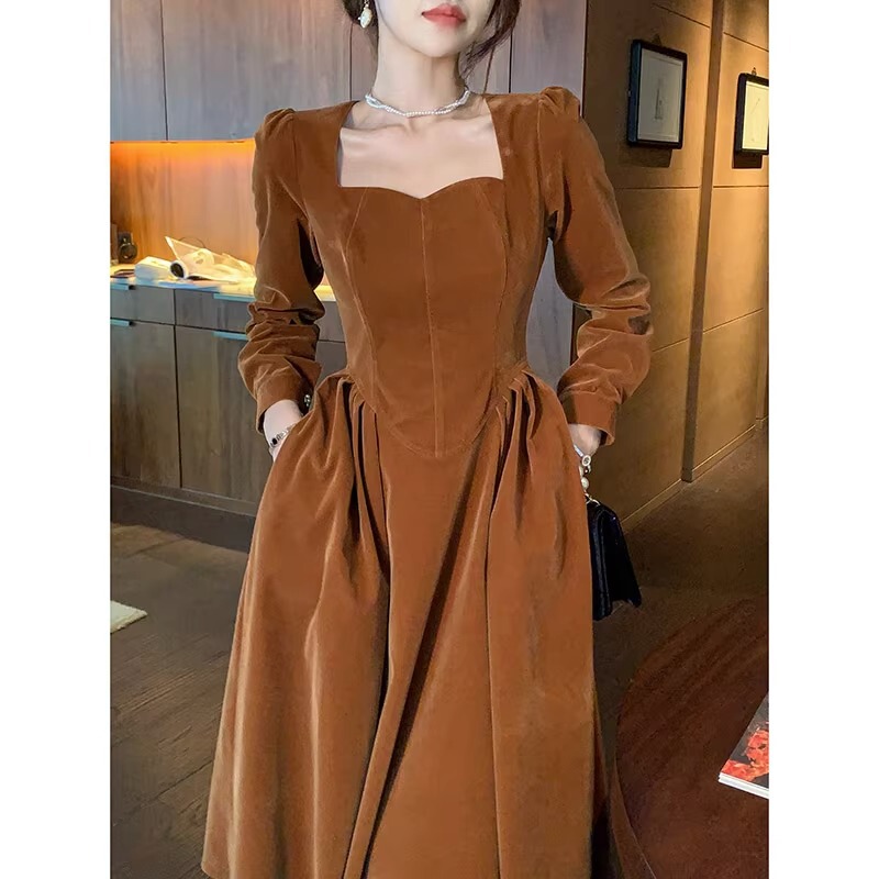 Autumn and winter New Hepburn style French style retro dress slimming light familiar square collar velvet dress women's skirt