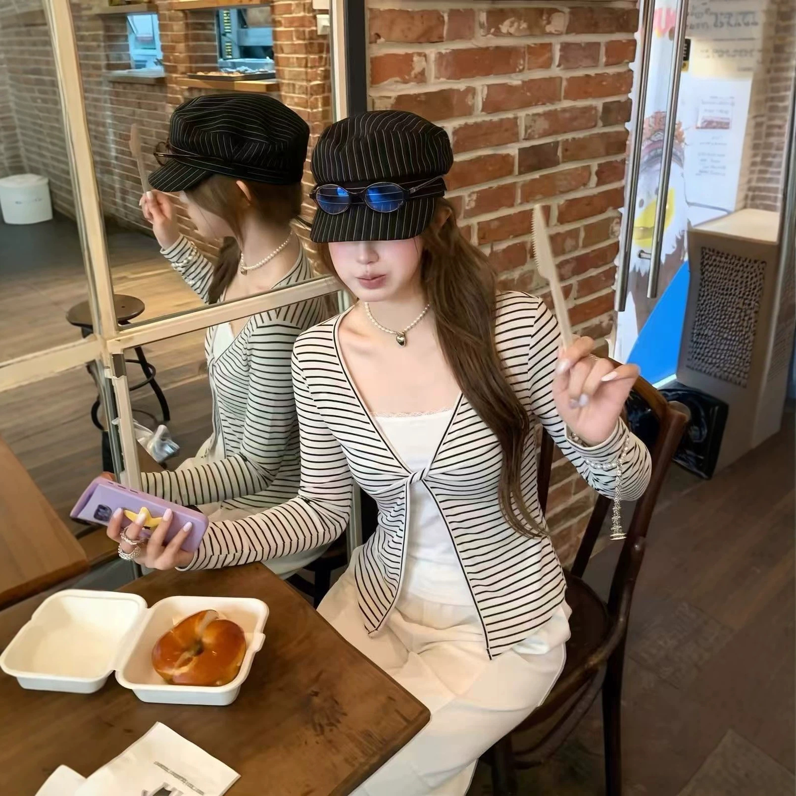 Korean-style slim-fit, figure-flattering, stylish faux two-piece color-blocked long-sleeve T-shirt knit top for women