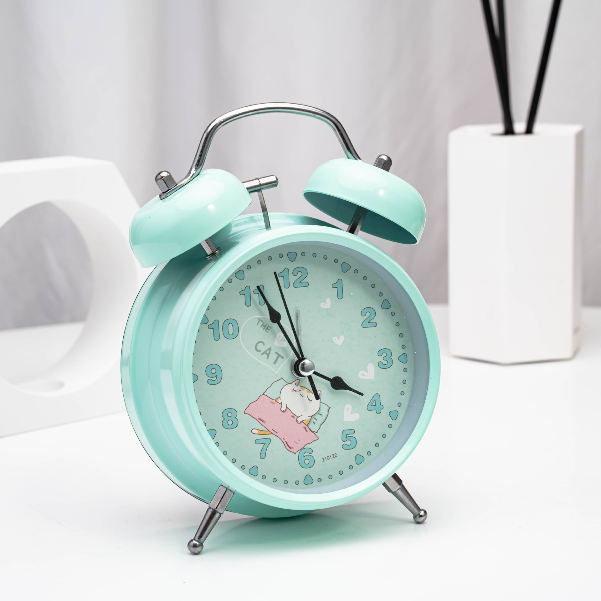 Venta al por mayor de fábrica de 4 pulgadas regalo creativo estudiante hogar despertador inteligente mesita de noche escritorio decoración de metal pequeño reloj