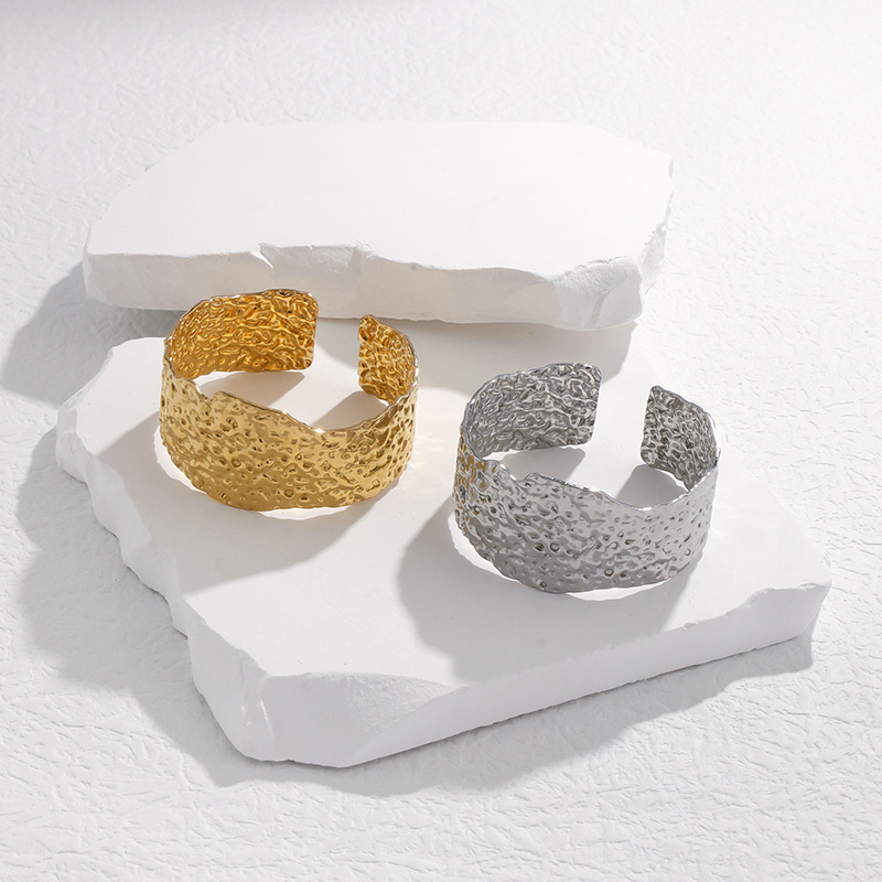 40g Weight 0.03µm-0.05µm Gold Plating Thickness Fashion Paisley 304 Stainless Steel 18K Gold Plated Stainless Steel Bracelets In Bulk