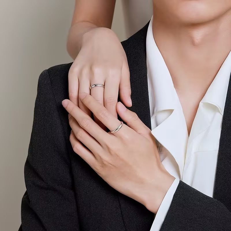 Xuping Shake sonido de mano rápida con anillo de pareja de anillo de anillo de nicho simple coreano para hombres y mujeres