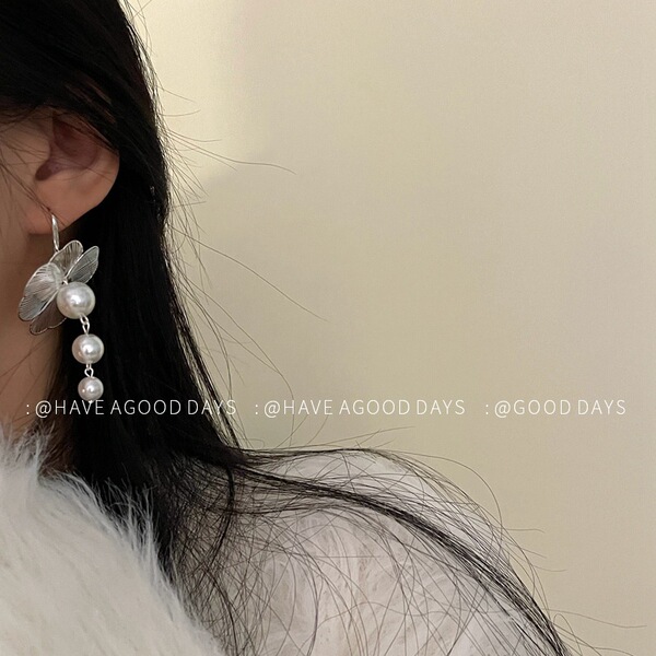 Retro elegant small design earrings pearl