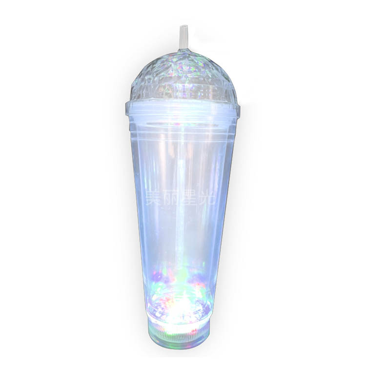 Nuevo estilo de verano taza de paja luminosa taza de hielo de diamante luminoso de gran capacidad de plástico de grado alimenticio LED taza de paja de doble capa