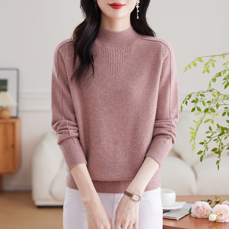 Elegant woolen winter knitted base body-friendly sweater