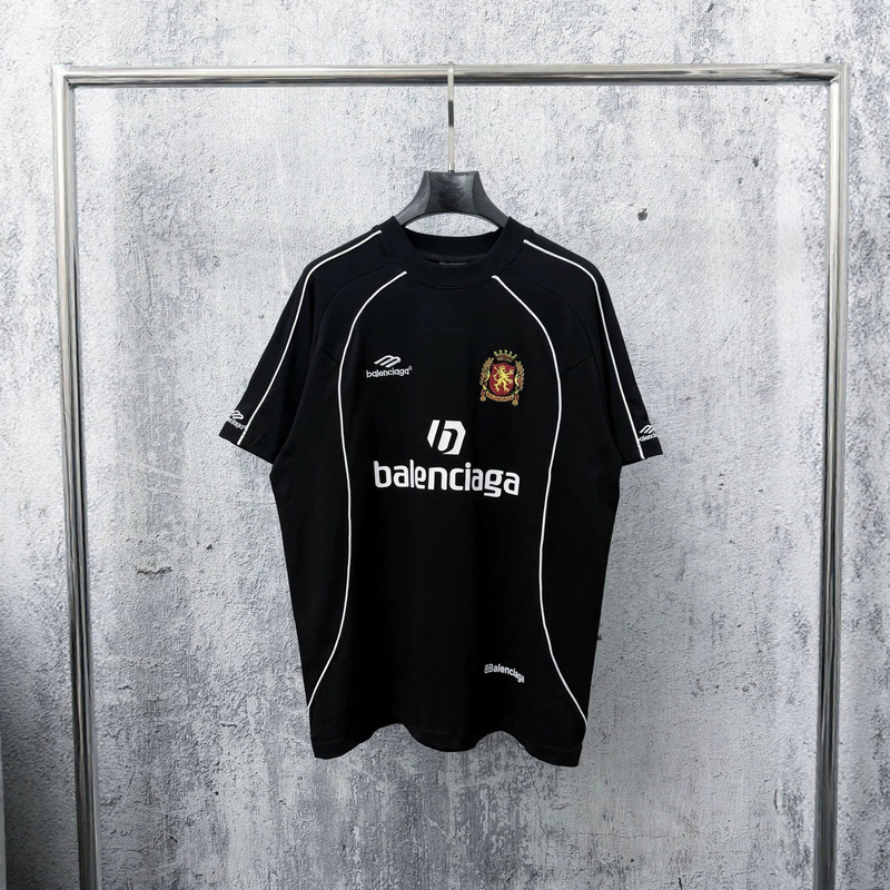 26ss European and American cross-border B+ summer best-selling wholesale letter embroidered badge short-sleeve T-shirt, unisex, available for drop shipping 26ss European and American cross-border B+ summer best-selling wholesale letter embroidered badge short-sleeve T-shirt, unisex, available for drop shipping