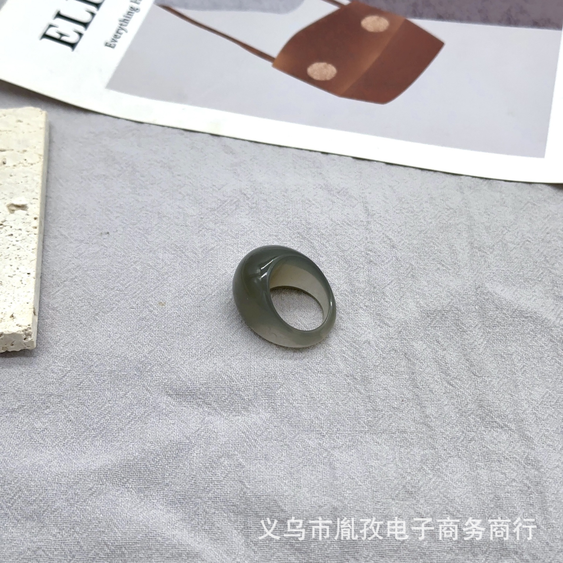 Tiktok popular anillo de resina diseño de nicho versátil anillo de pan al vapor de alto grado anillo brillante anillo de dedo índice